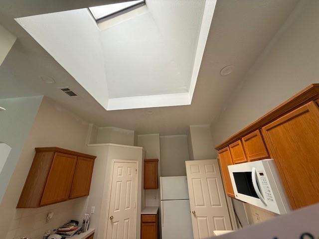 Building Photo - 6022 Mettler Ln