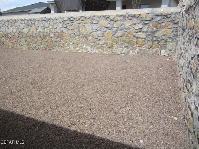 Building Photo - 323 Malta St