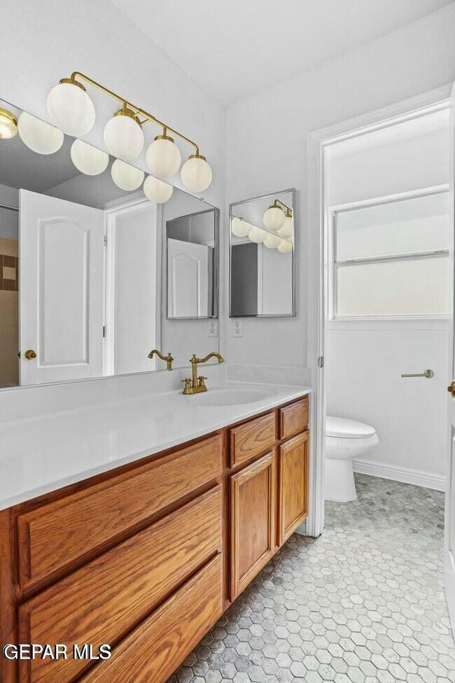 Building Photo - 7037 Luz De Espejo Dr