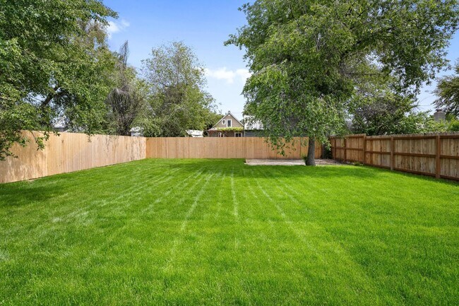 Building Photo - $2,500 - 3 Bed / 2 Bath Brand New Construc...