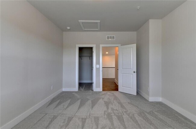 Building Photo - 1241 Waldon Xing