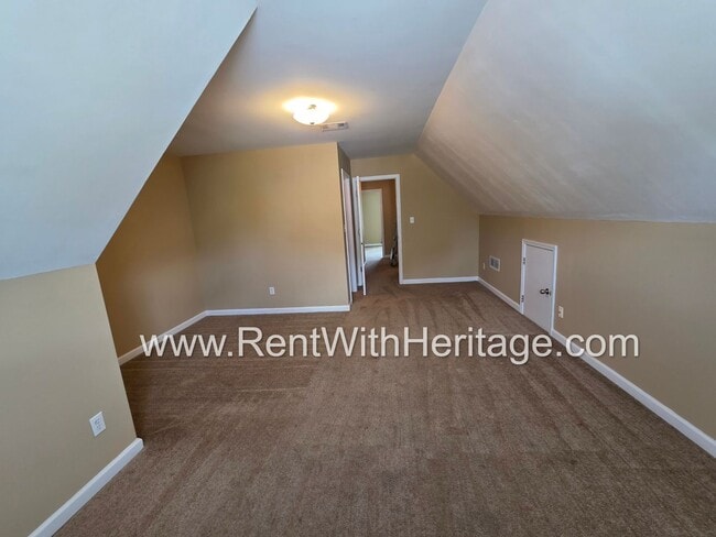 Building Photo - Gorgeous 5bd /3.5 bath Home/ Upgrades Galore/ Attention to Detail/ Great Location