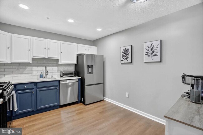 Building Photo - 8031 Brookstone Ct