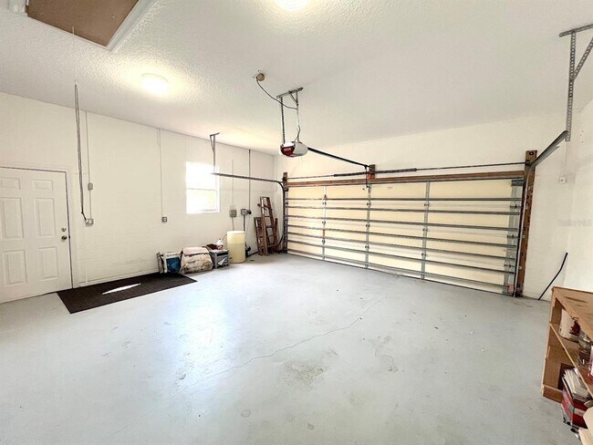 Building Photo - 6 Ellsworth Dr