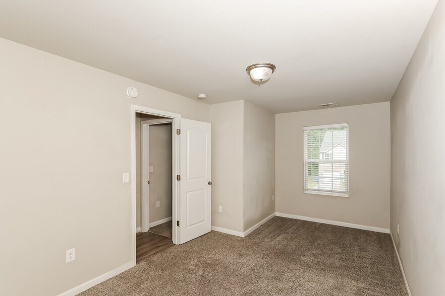 Building Photo - 2569 Wood Bend Ln