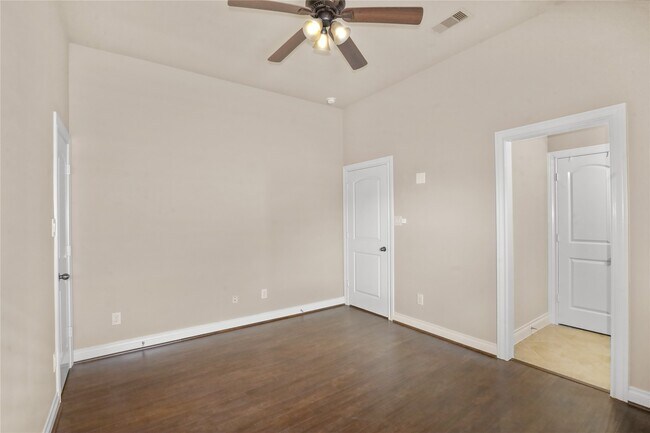 Building Photo - 28902 Davenport Dr