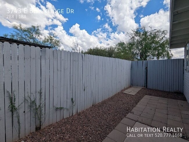 Building Photo - 3743 E Blacklidge Dr