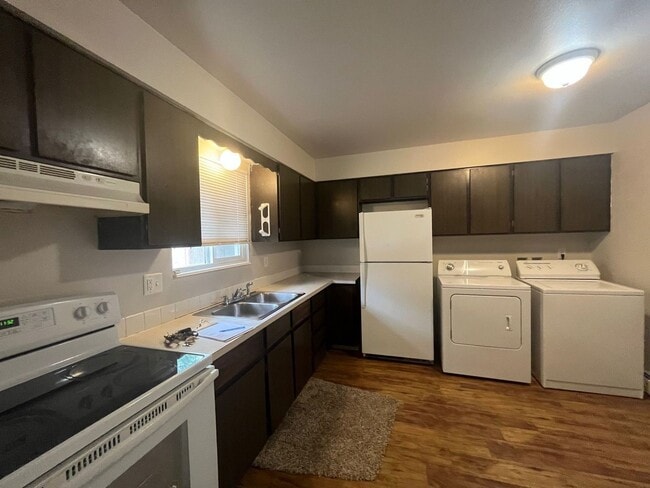 Building Photo - Great Condo in Laporte