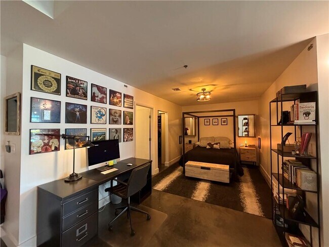 Building Photo - 845 Spring St NW