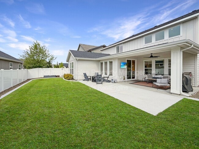 Building Photo - 8423 W Brooks Dr