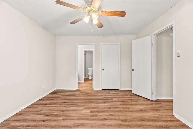 Building Photo - Townhouse in Maumelle!
