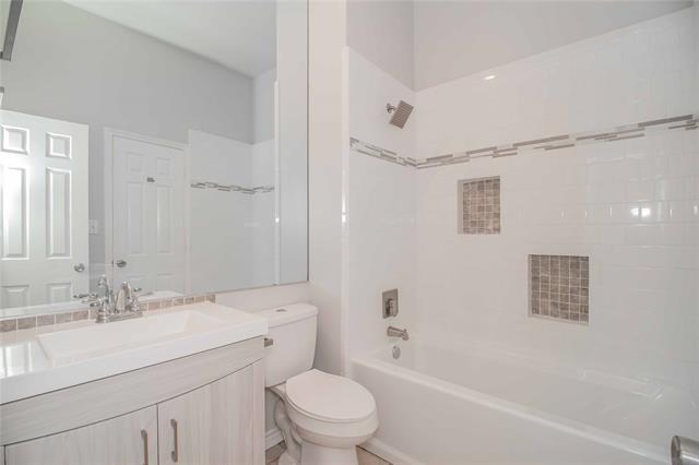 Building Photo - 5021 Birchman Ave