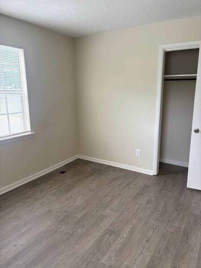 Building Photo - New For Rent!