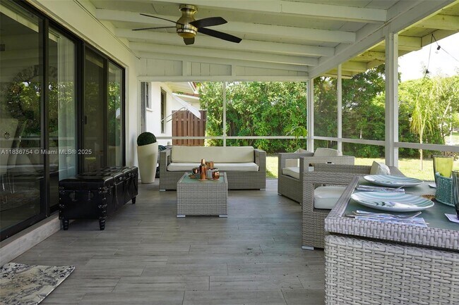 Building Photo - 2525 Tortugas Ln