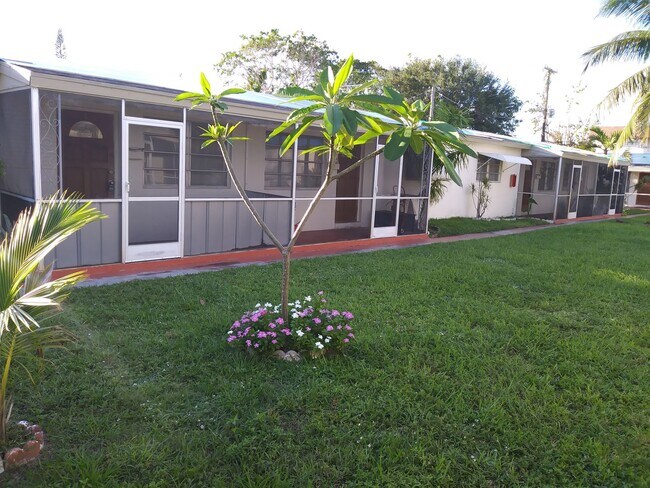 Interior Photo - 2617 Lincoln St Hollywood, FL 33020