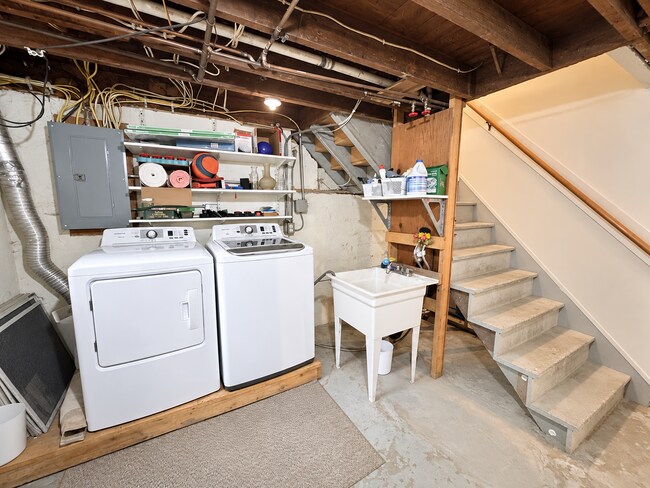 Building Photo - 5638 Wentworth Ave