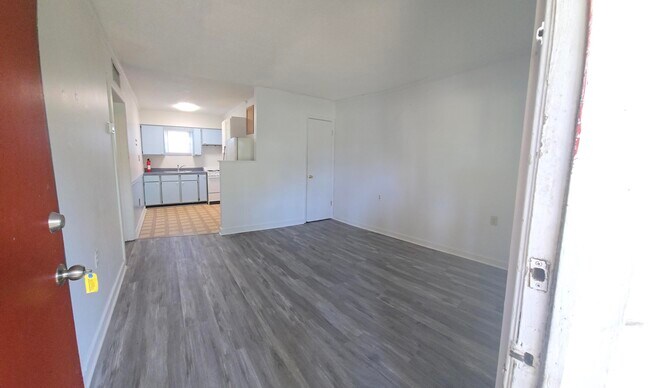 Building Photo - 551 E Miracle Strip Pkwy