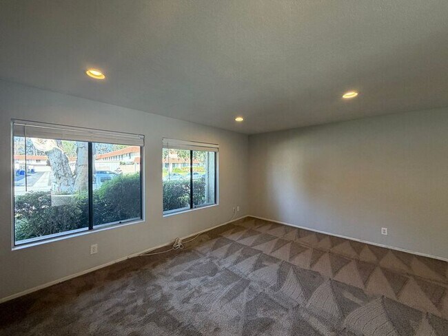 Building Photo - 3033 Via Sabinas