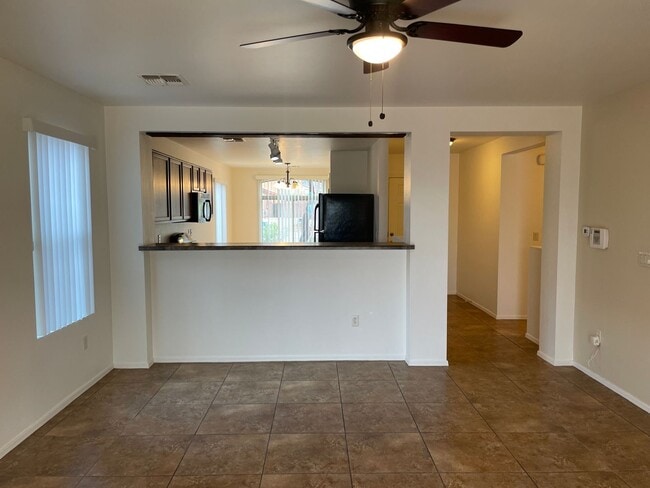 Building Photo - Beautiful Modern New 3Bdm 2Ba Home, Easy A...