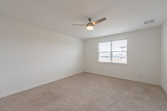 Building Photo - Modern 4 bedroom, 3 bathroom home in Canta...