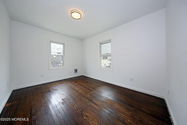 Building Photo - 48 Barberie Ave