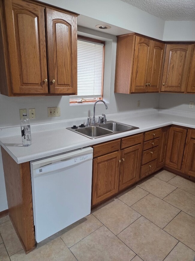 Building Photo - 315 N 1st St