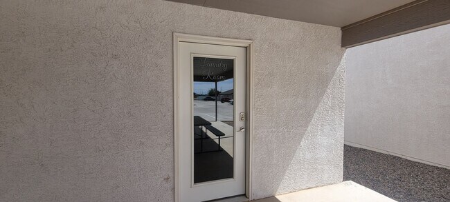 Building Photo - NEW LUXURY ONE BEDROOM APARTMENT FULLY FURNISHED