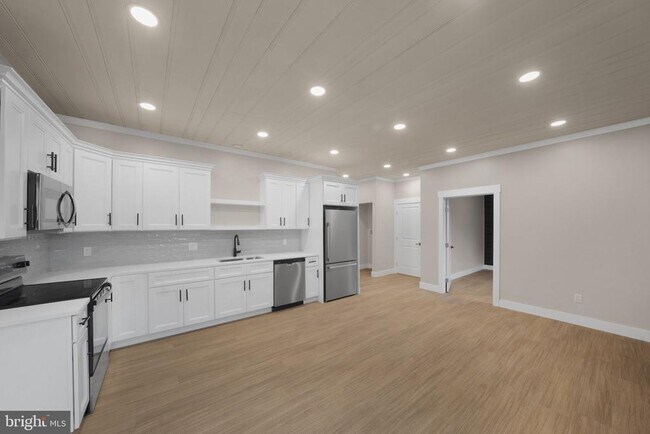Building Photo - 71 Dreamland Park Dr