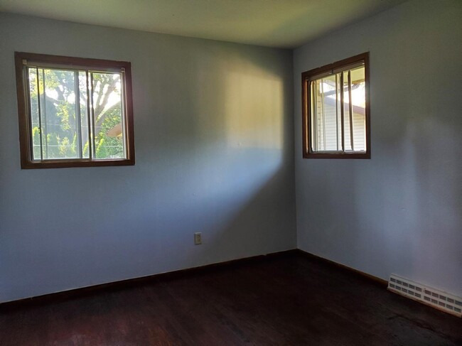 Building Photo - 2418 Adler Cir