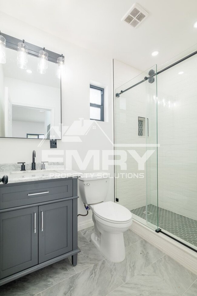 Building Photo - 9135 Arrington Ave