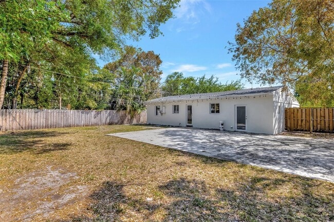 Building Photo - 843 SW 20th St