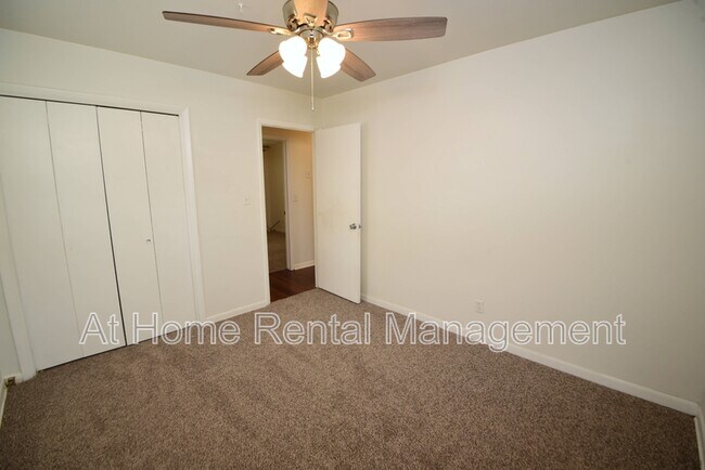 Building Photo - 1608 S 1st Pl