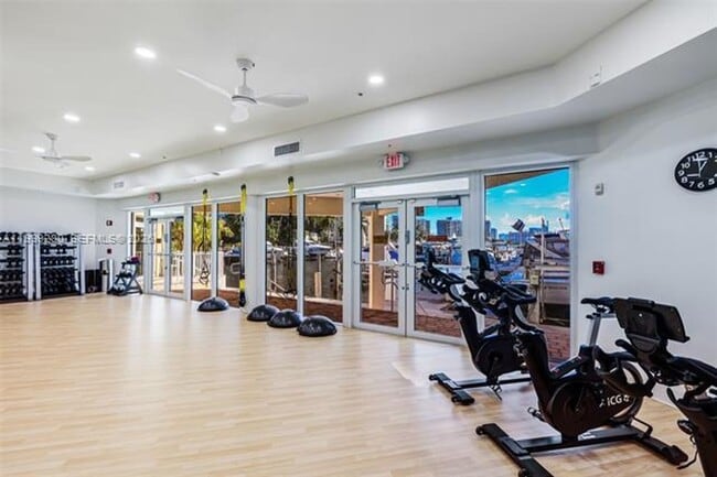 Building Photo - 3330 NE 190th St