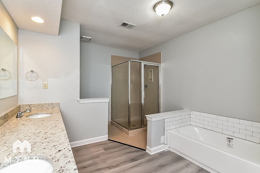 Building Photo - 4132 Cohasset Cove