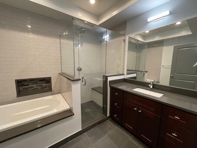 Building Photo - 1334 N 7th St