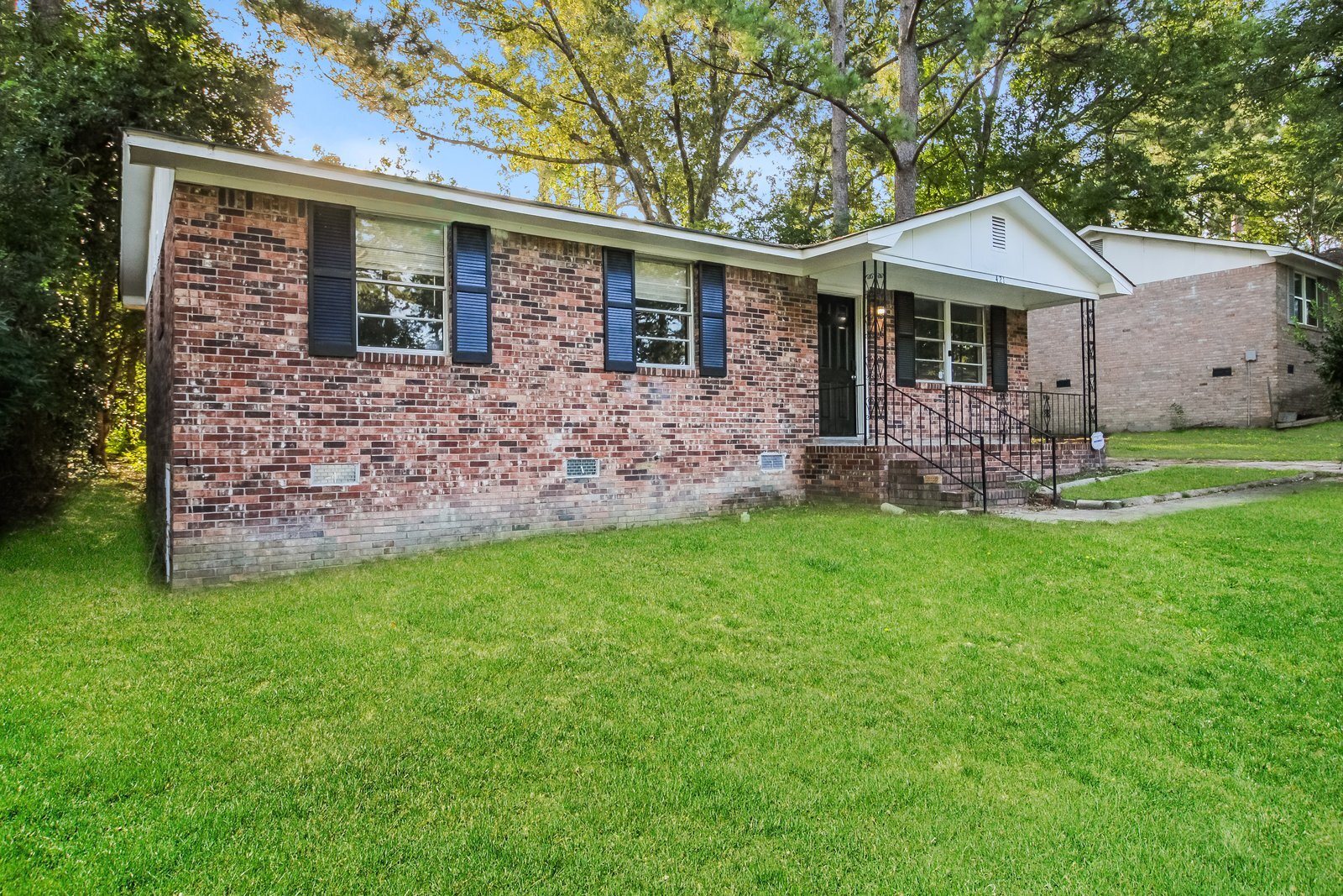 Building Photo - 421 Hickory Ridge Dr