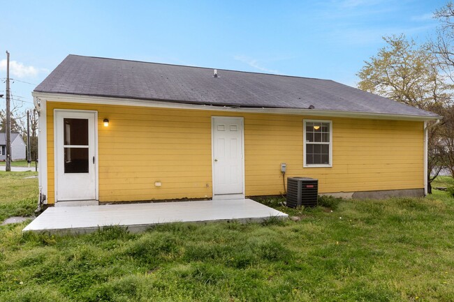 Building Photo - Beautiful Ranch Style Single Family Home w...