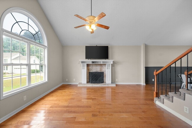 Building Photo - 1333 Abigail Ct