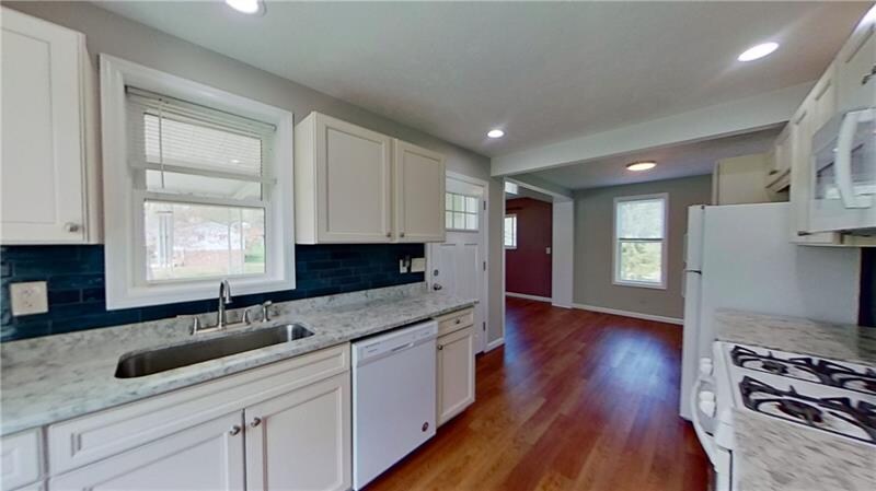 Building Photo - 1001 Fairview Dr