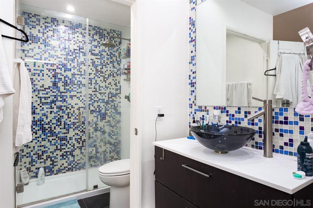 Building Photo - 6204 Caminito Carrena