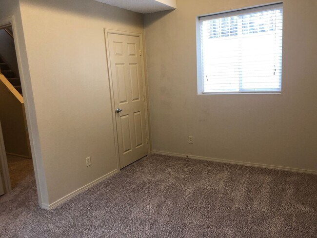 Building Photo - 2407 W Cache La Poudre St