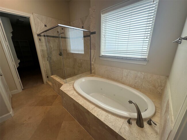 Building Photo - 2021 Fannin Station