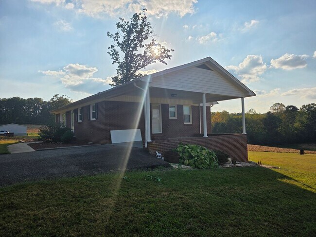 Building Photo - 3482 NC 268