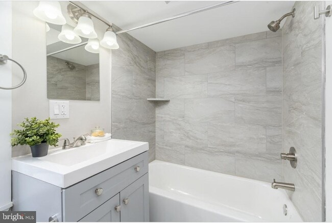 Building Photo - 2825 W Girard Ave