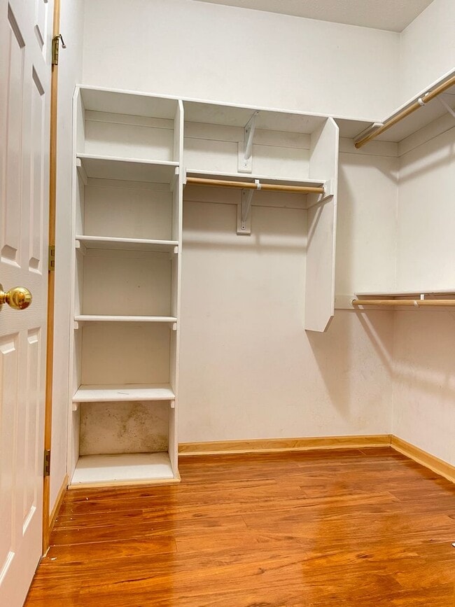 Building Photo - Move-in Special offer!!! Stunning 5 bedroo...