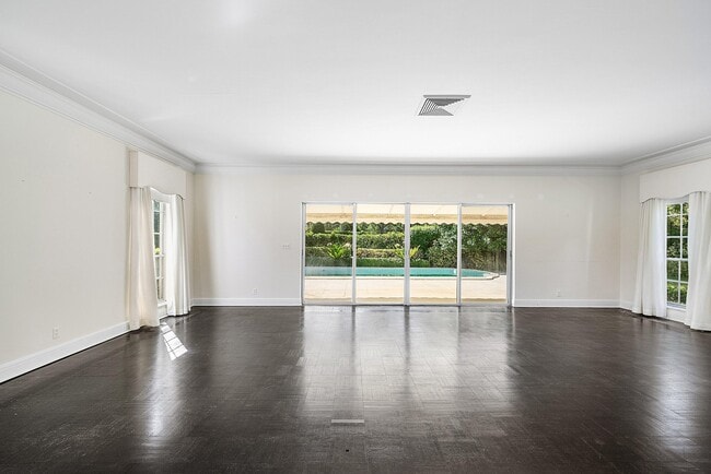 Building Photo - 157 Wells Rd