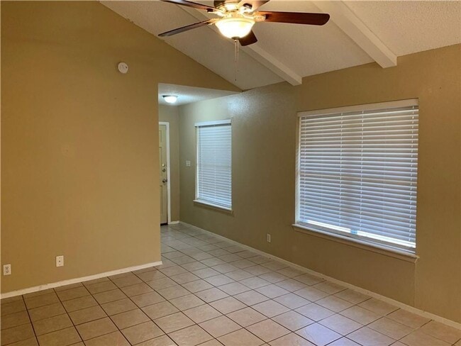 Building Photo - 7208 Creekside Dr