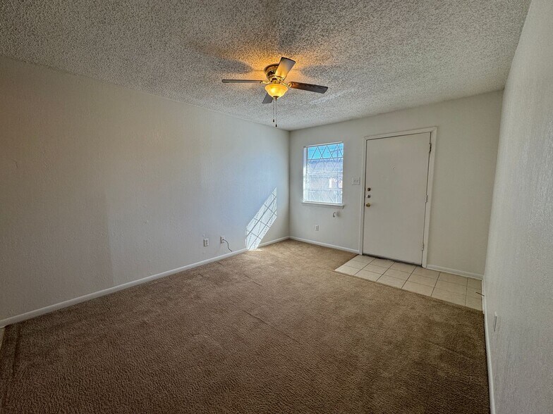 Building Photo - 917 N 7th St