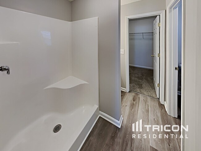 Building Photo - 240 Bassett Loop