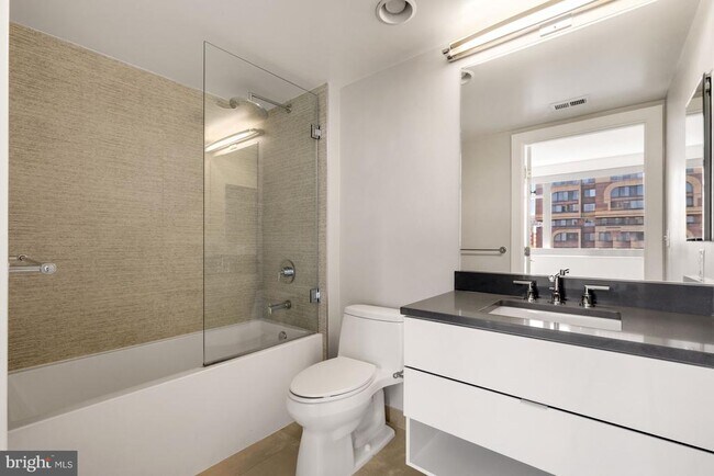 Building Photo - 1311 13th St NW